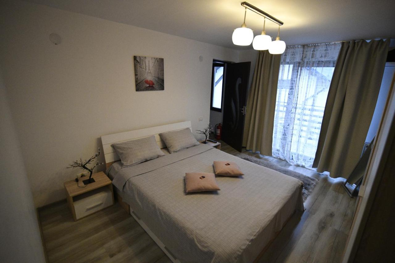 Upstairs Residence Targu Jiu Luaran gambar