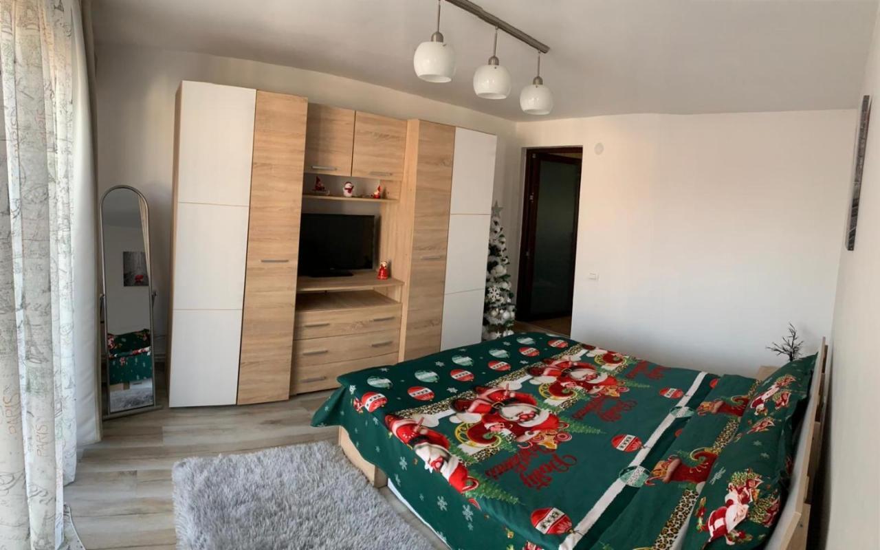Upstairs Residence Targu Jiu Luaran gambar